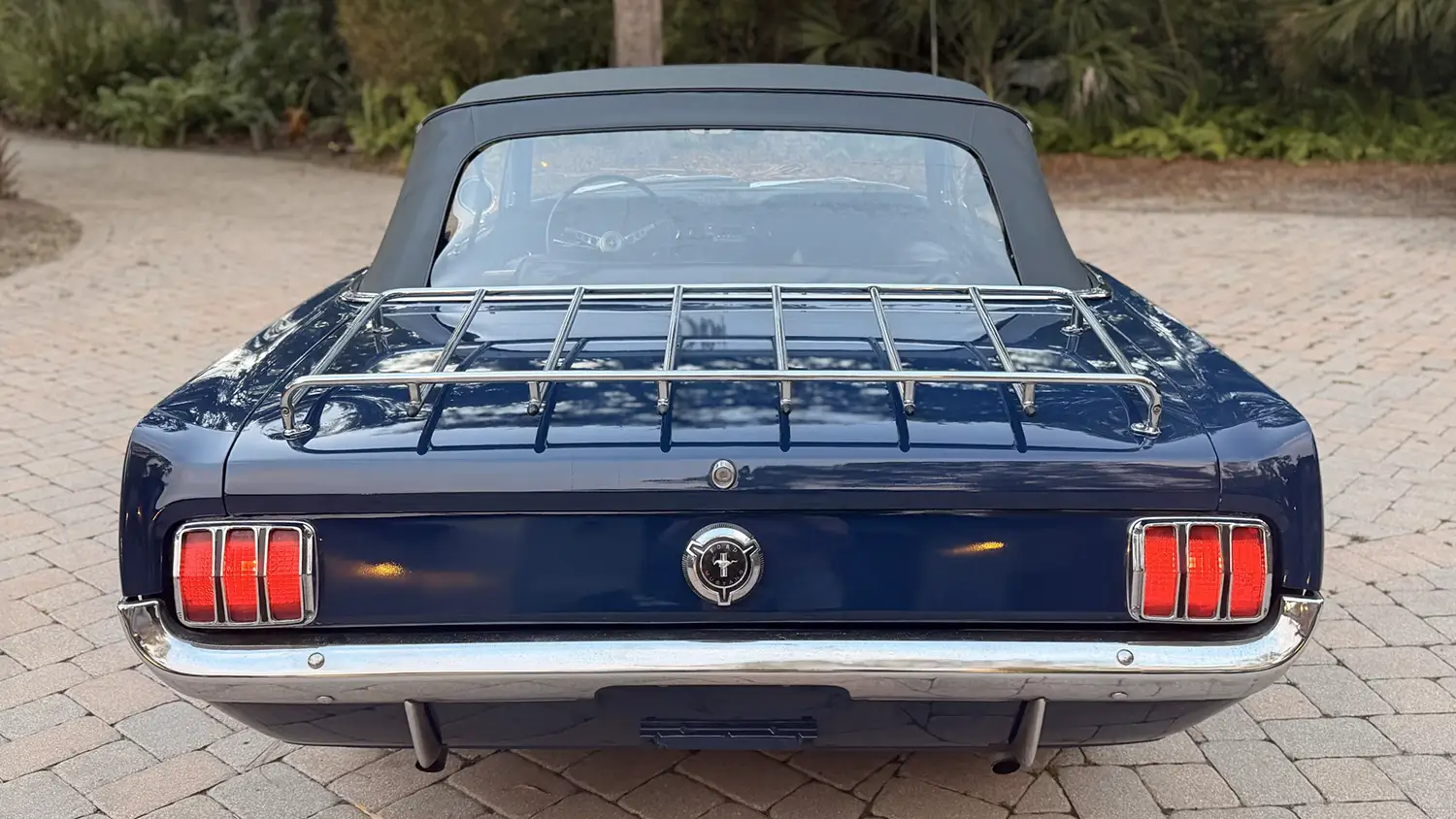 1965 Ford Mustang Convertible - Photo 2