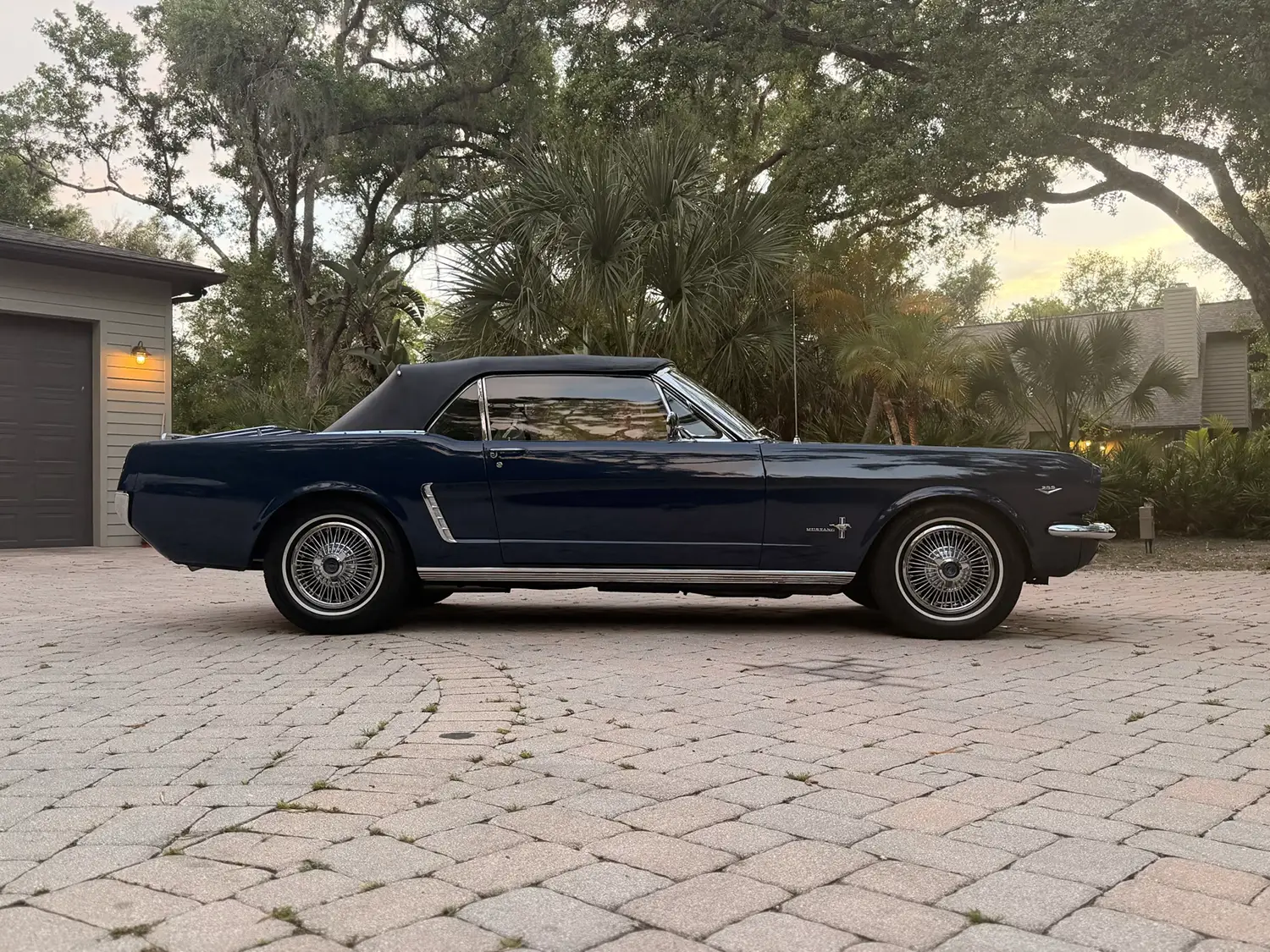 1965 Ford Mustang Convertible - Photo 3