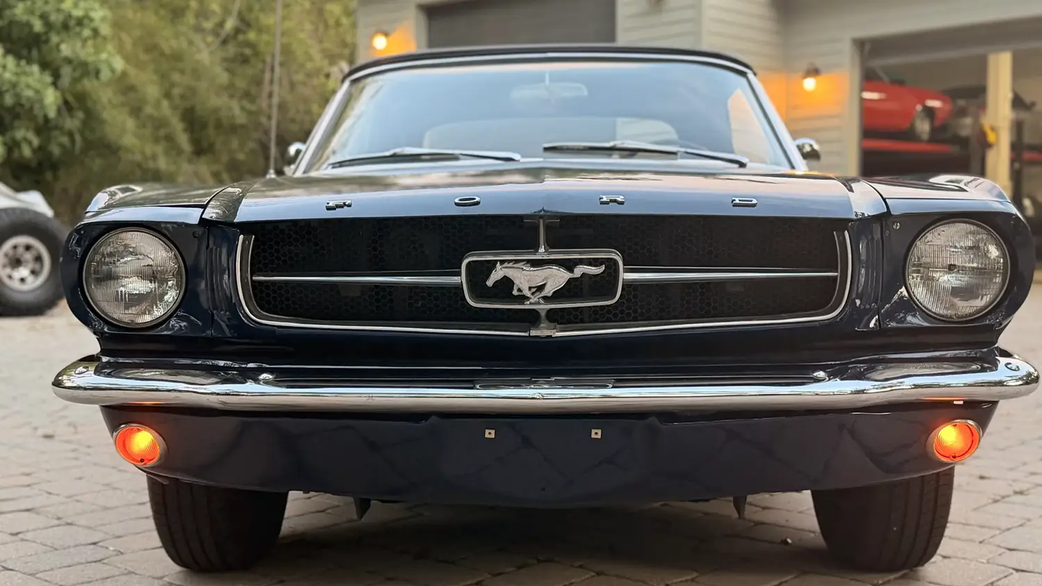 1965 Ford Mustang Convertible - Photo 6