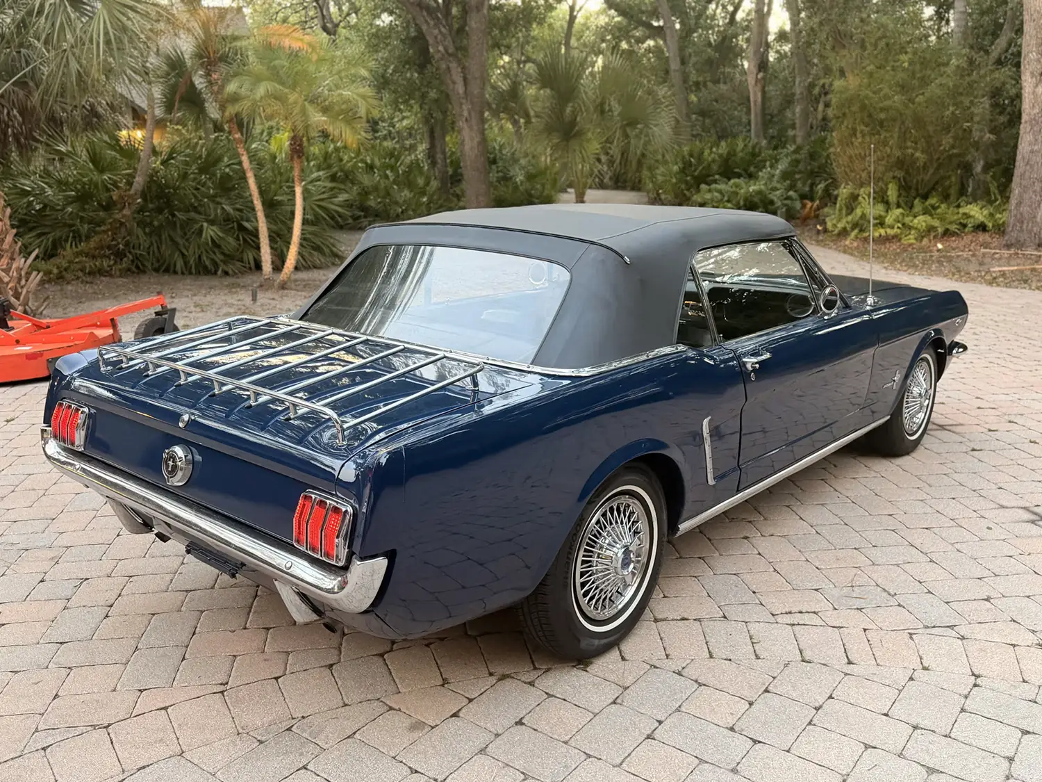 1965 Ford Mustang Convertible - Photo 11