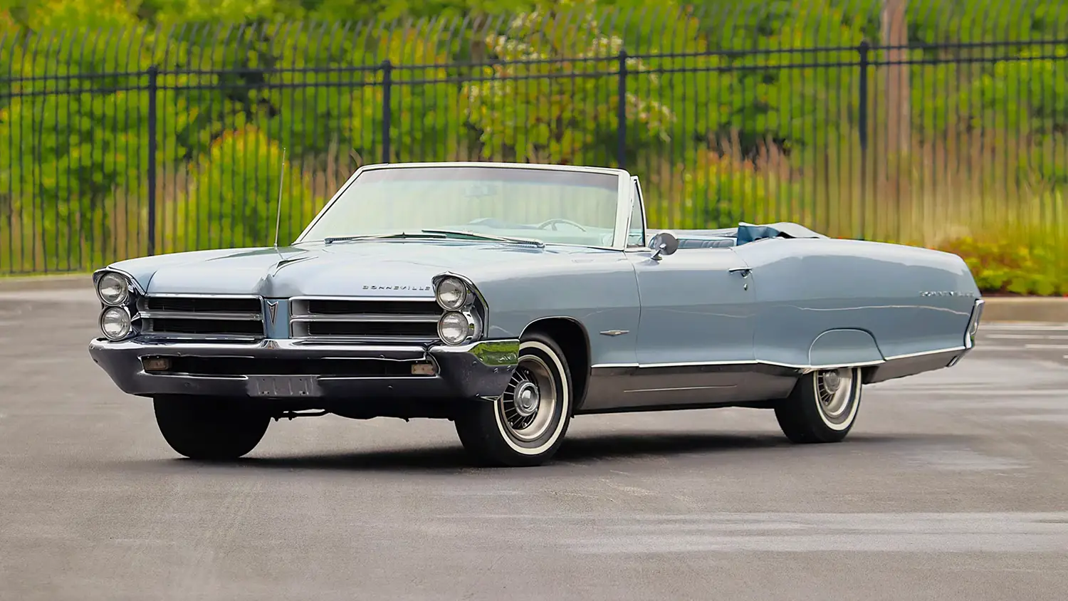 1965 Pontiac Bonneville Convertible - Photo 3