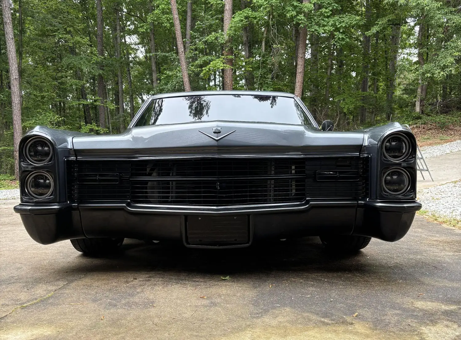 1966 Cadillac Coupe DeVille - Photo 2