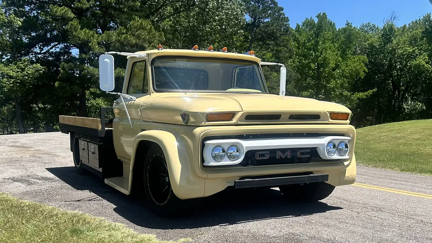 1966 GMC 4000 Flatbed - Photo 12