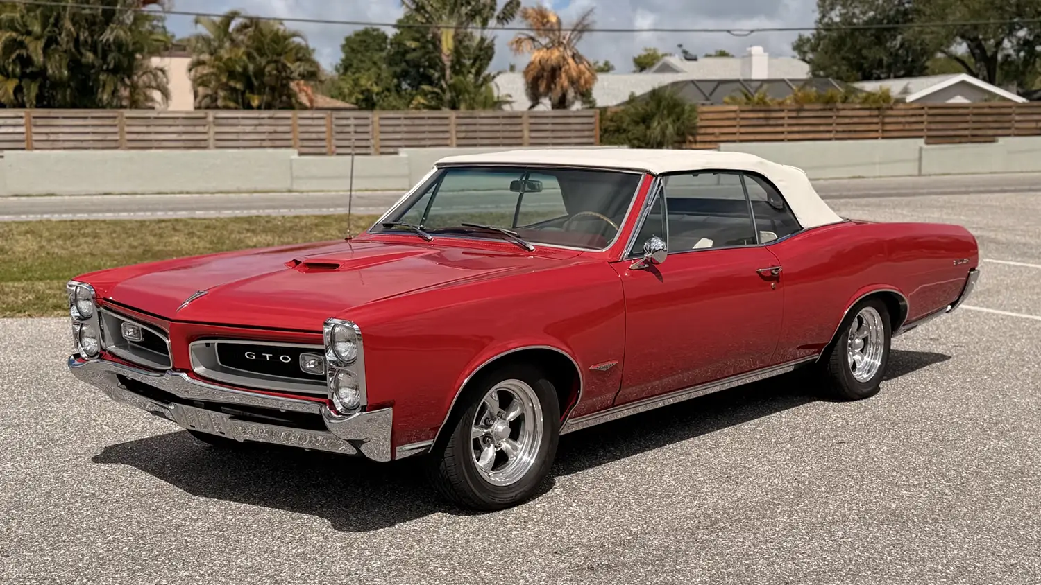 1966 Pontiac GTO Convertible - Photo 2