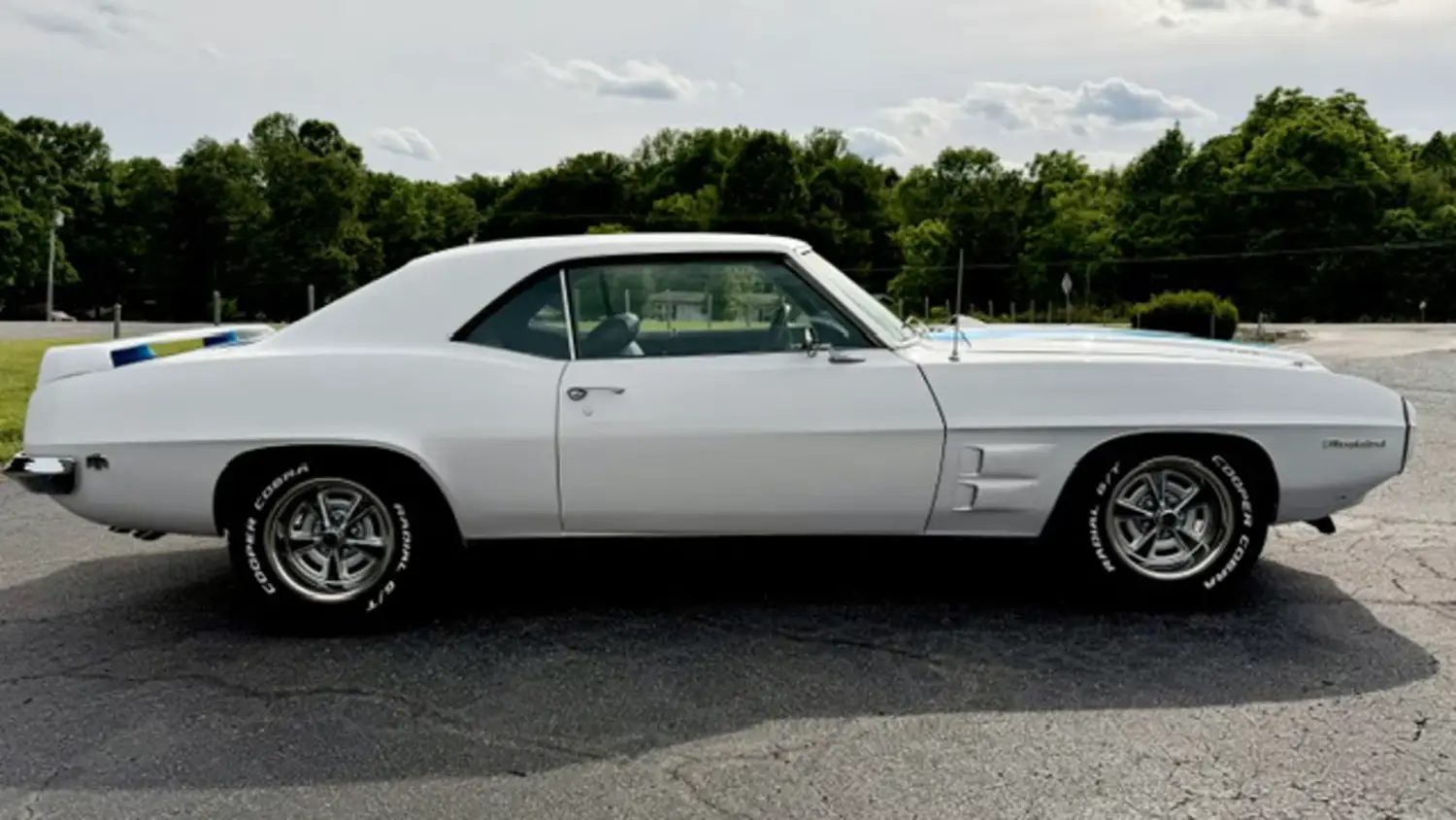 1969 Pontiac Firebird - Photo 2