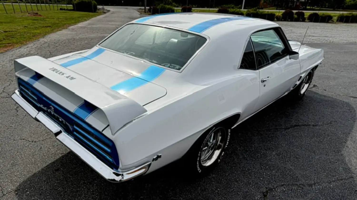 1969 Pontiac Firebird - Photo 11