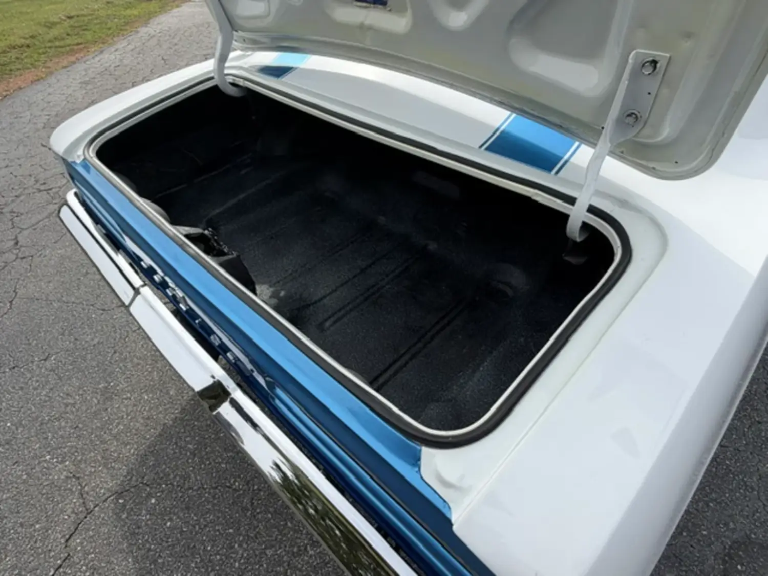 1969 Pontiac Firebird - Photo 12