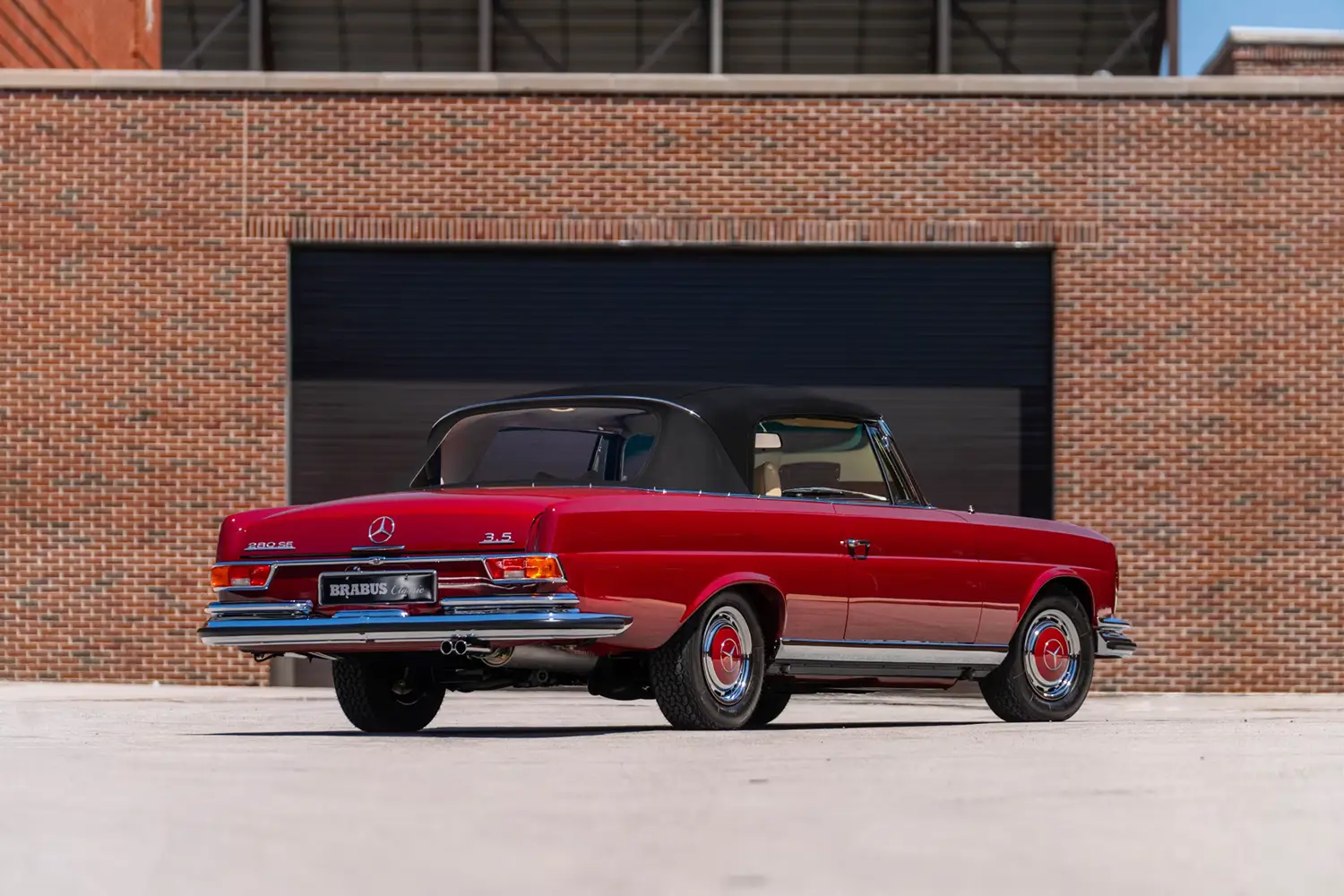 1971 Mercedes-Benz 280 SE 3.5 Cabriolet 1971 Mercedes-Benz 280 SE 3.5 Cabriolet - Photo 2