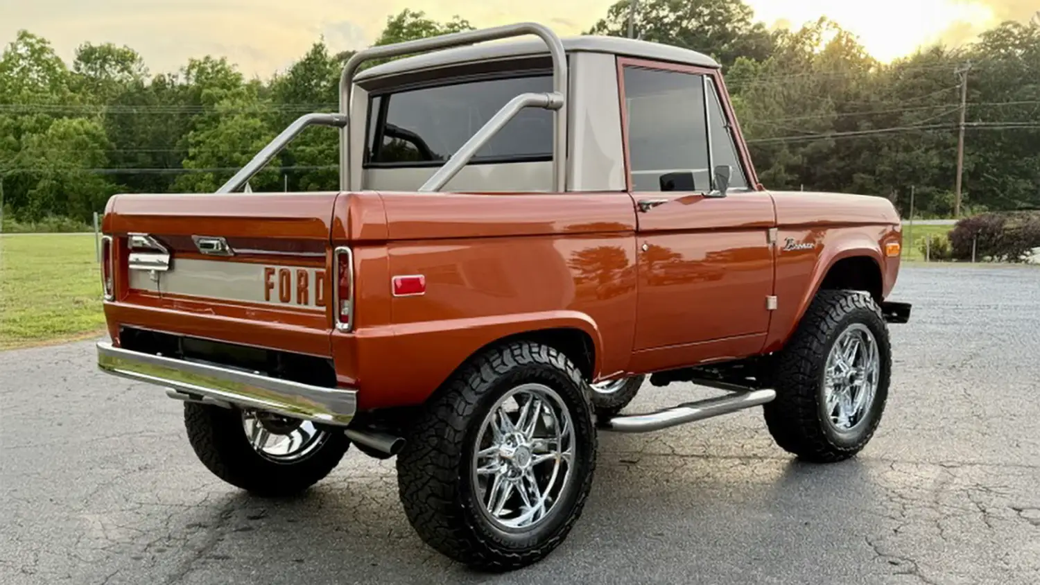 1974 Ford Bronco - Photo 2