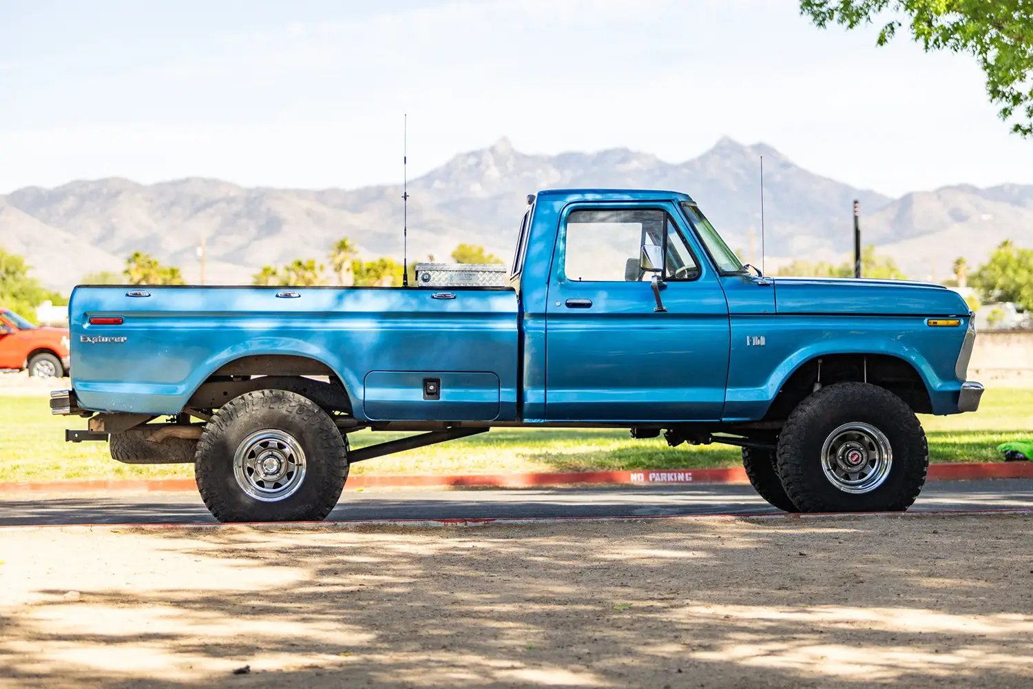 1976 Ford F-150 Custom - Photo 3