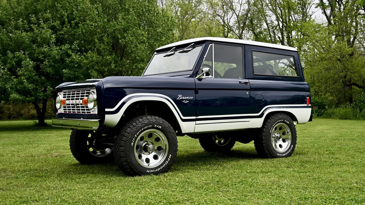 1977 Ford Bronco - Photo 2