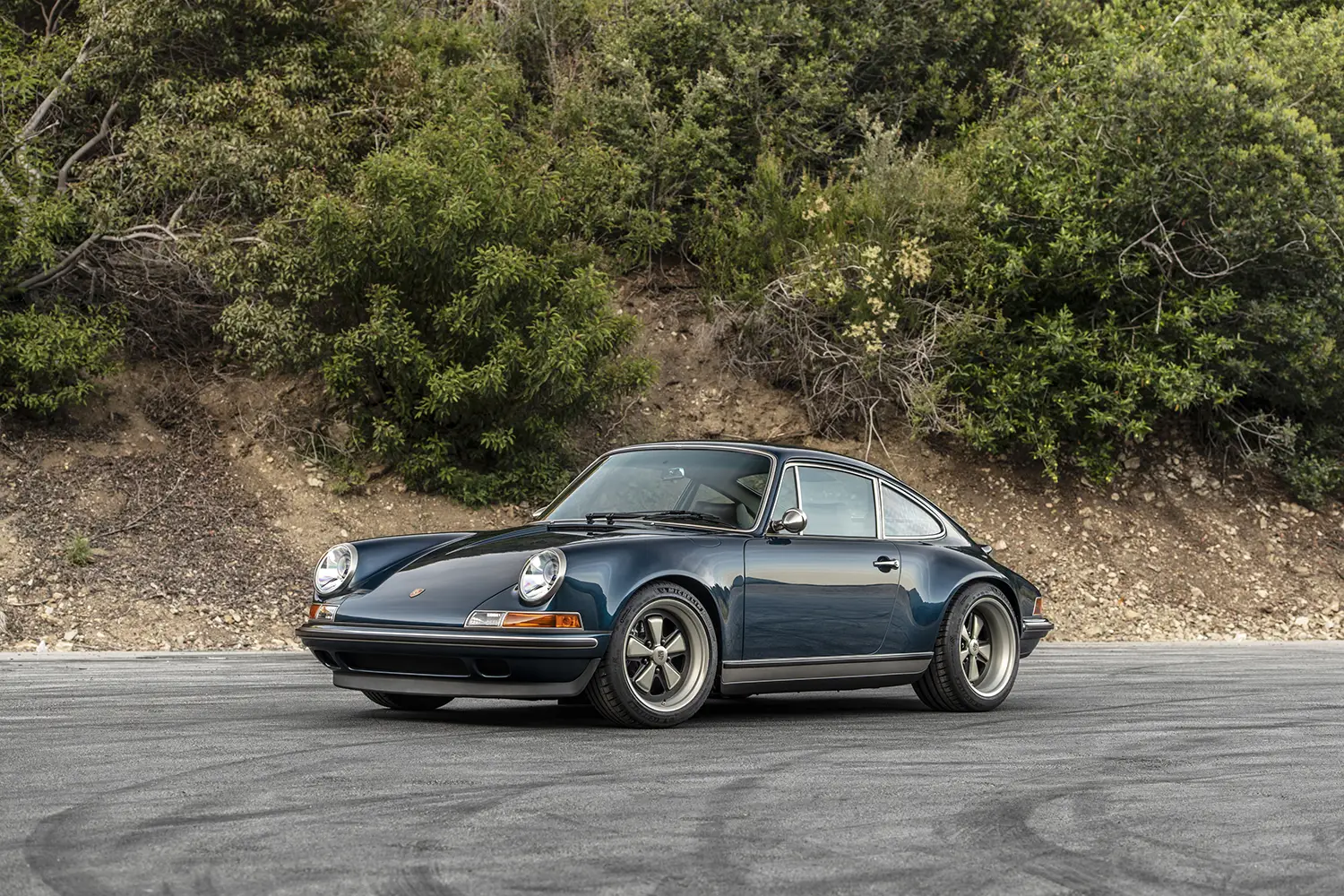 1989 Porsche 911 Reimagined by Singer - Photo 2