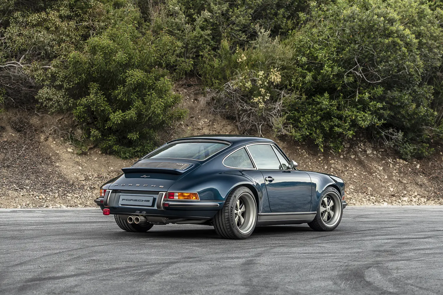 1989 Porsche 911 Reimagined by Singer - Photo 3