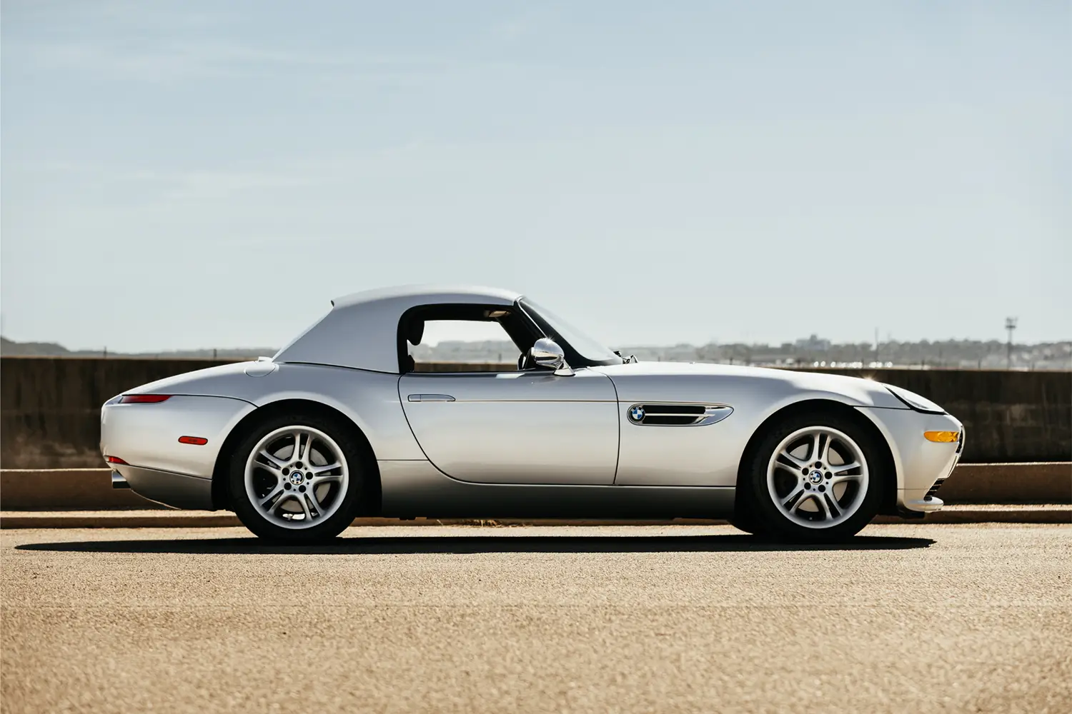 2001 BMW Z8 - Photo 2