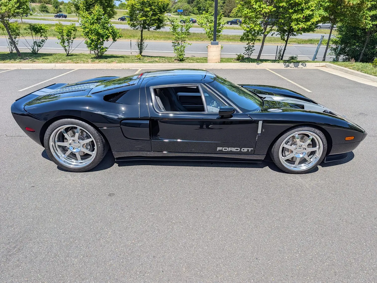 2006 Ford GT - Photo 2