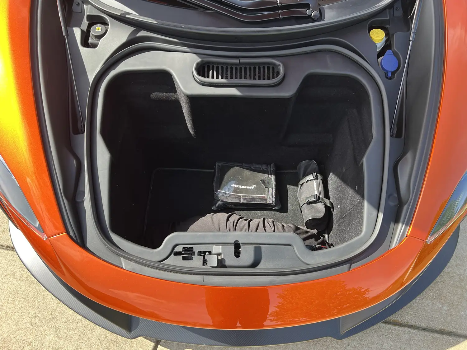 2016 McLaren 675LT Coupe - Photo 8