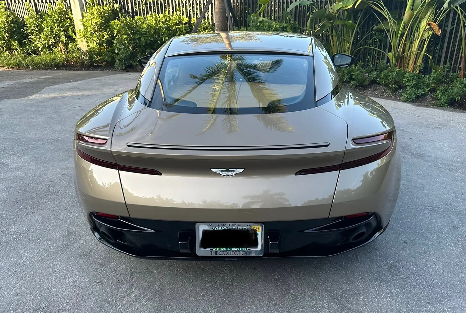 2018 Aston Martin DB11 - Photo 2