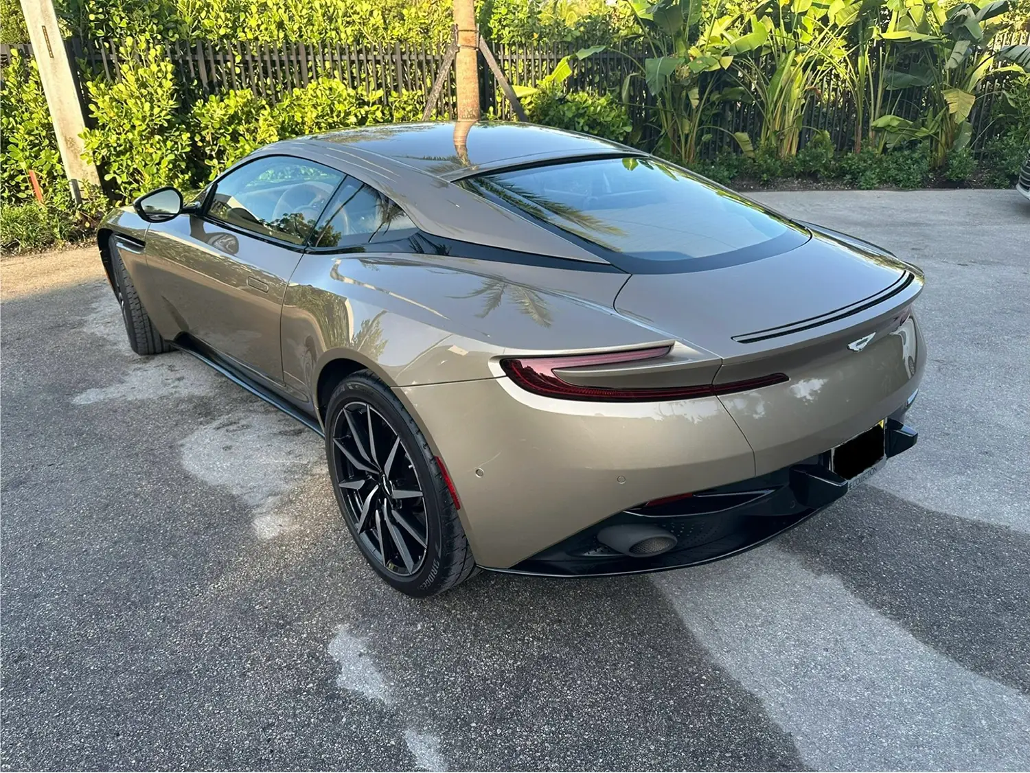 2018 Aston Martin DB11 - Photo 9