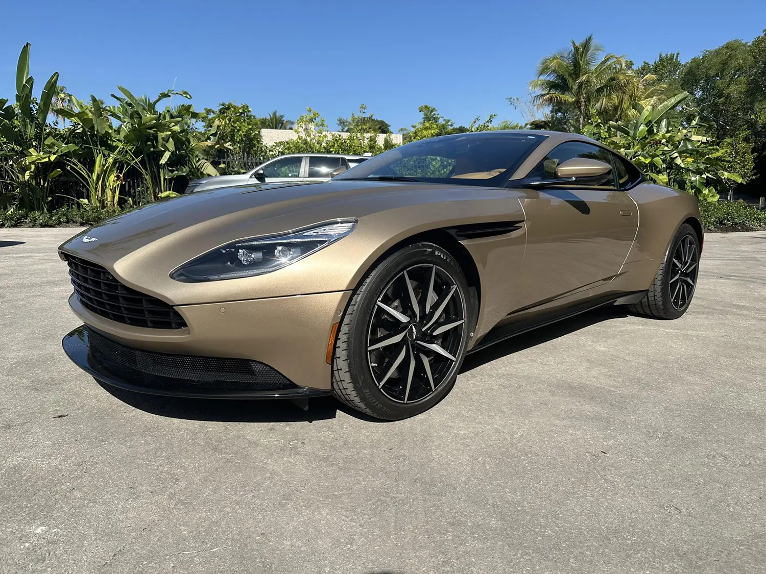 2018 Aston Martin DB11 - Photo 6