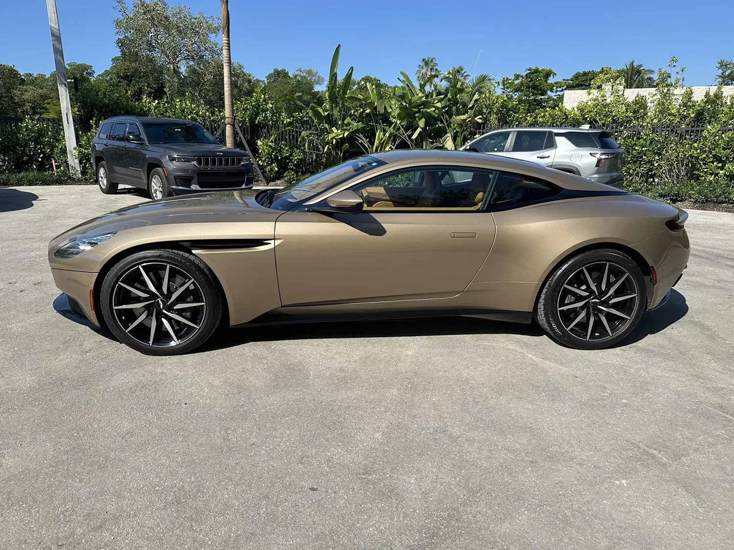 2018 Aston Martin DB11 - Photo 3