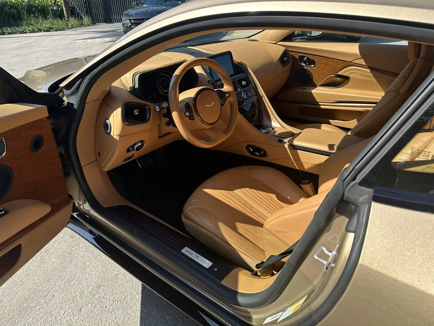 2018 Aston Martin DB11 - Photo 4