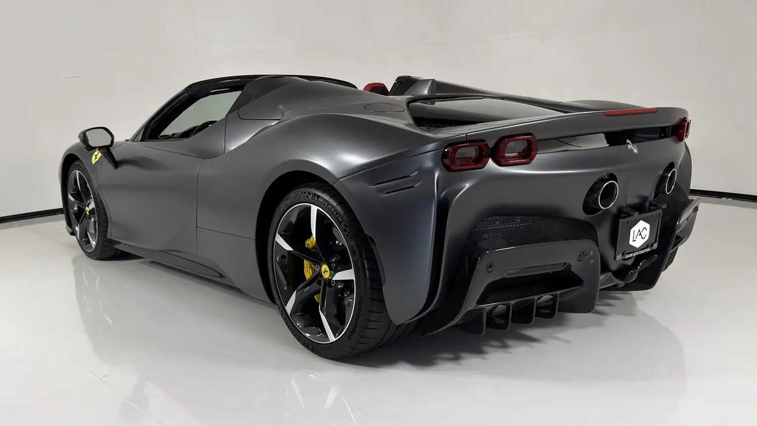 2022 Ferrari SF90 Spider 2022 Ferrari SF90 Spider - Photo 3