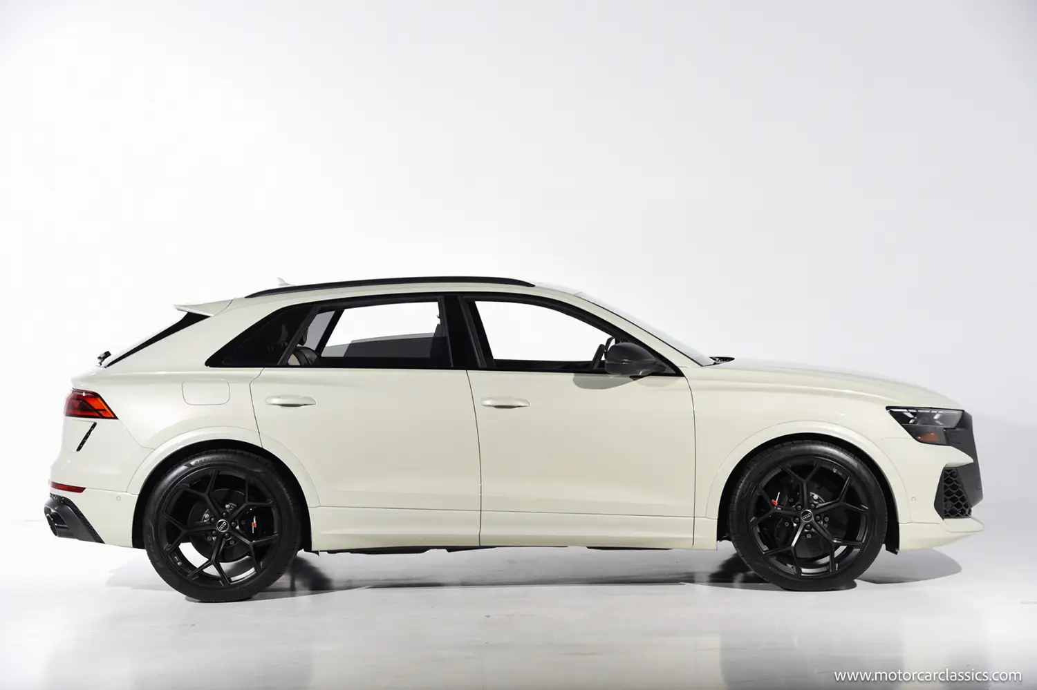 2025 Audi RS Q8 performance - Photo 2