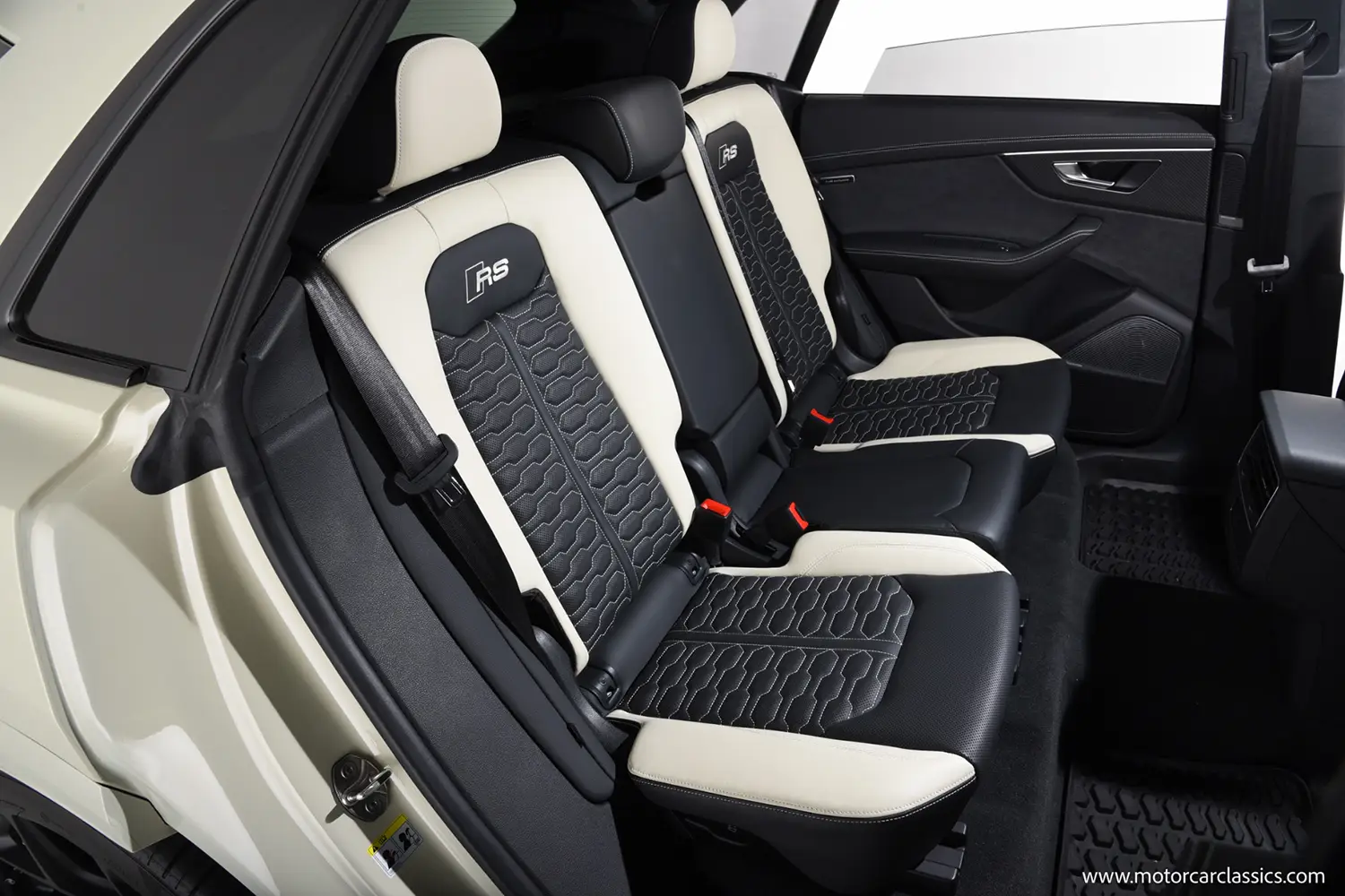 2025 Audi RS Q8 performance - Photo 9