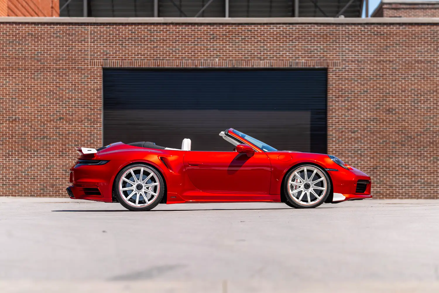 2025 Brabus Porsche Turbo S 900R Masterpiece Cabriolet - Photo 2