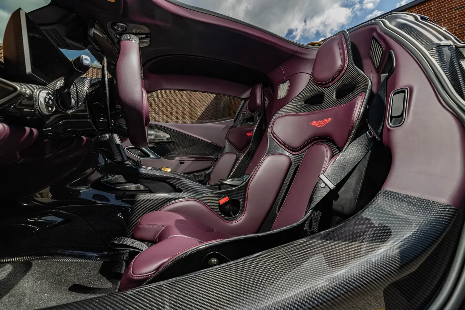 2026 Aston Martin Valhalla - Photo 15