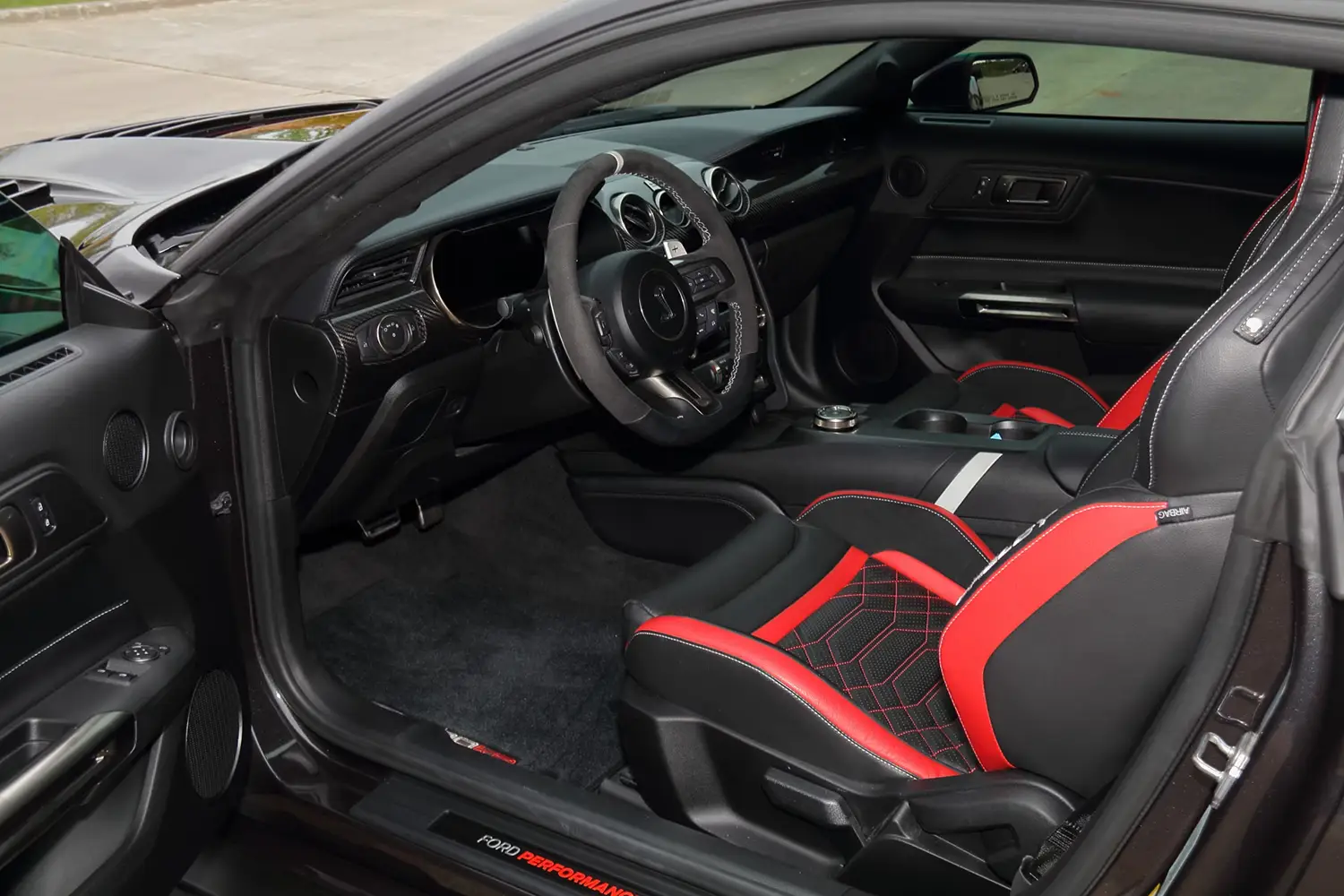 2022 Ford Shelby GT500KR - Photo 4