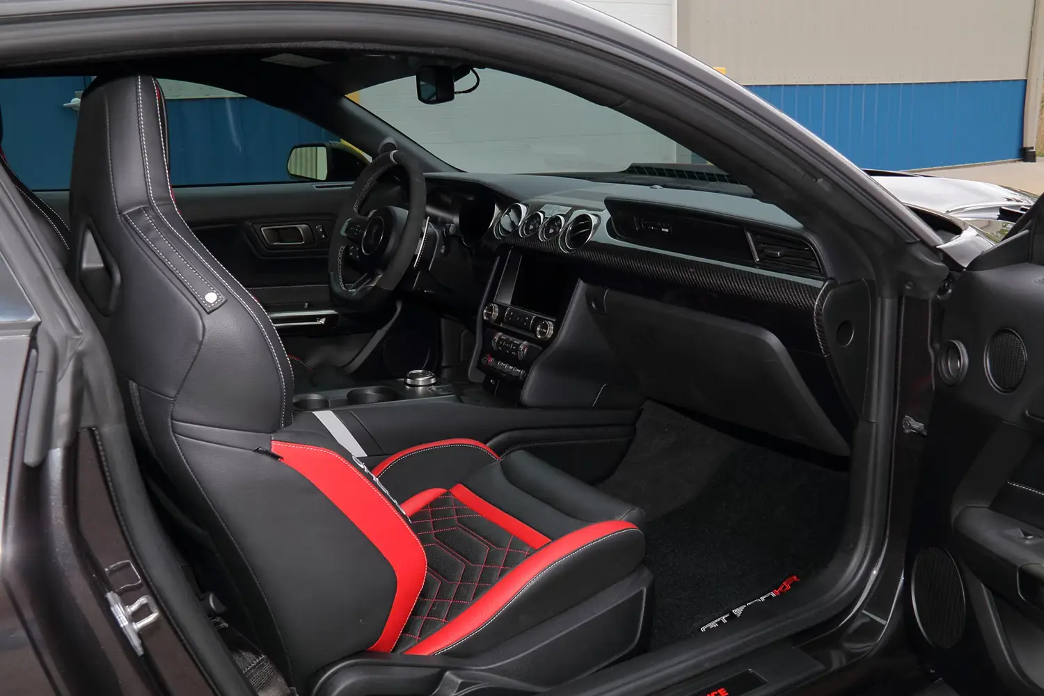 2022 Ford Shelby GT500KR - Photo 10
