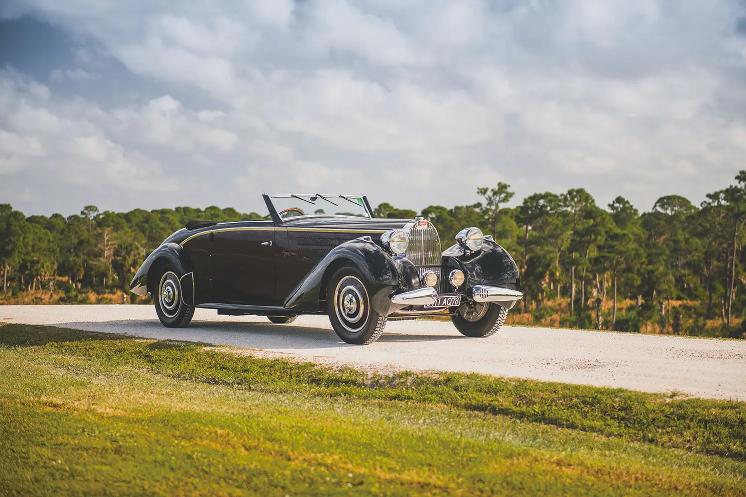 1938 Bugatti Type 57 Cabriolet - Photo 2