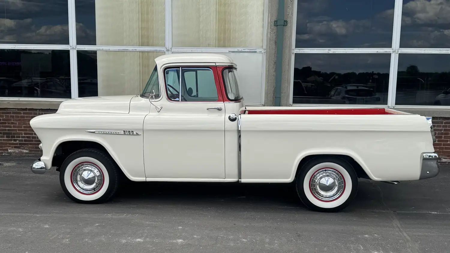 1955 Chevrolet Cameo Pickup - Photo 3