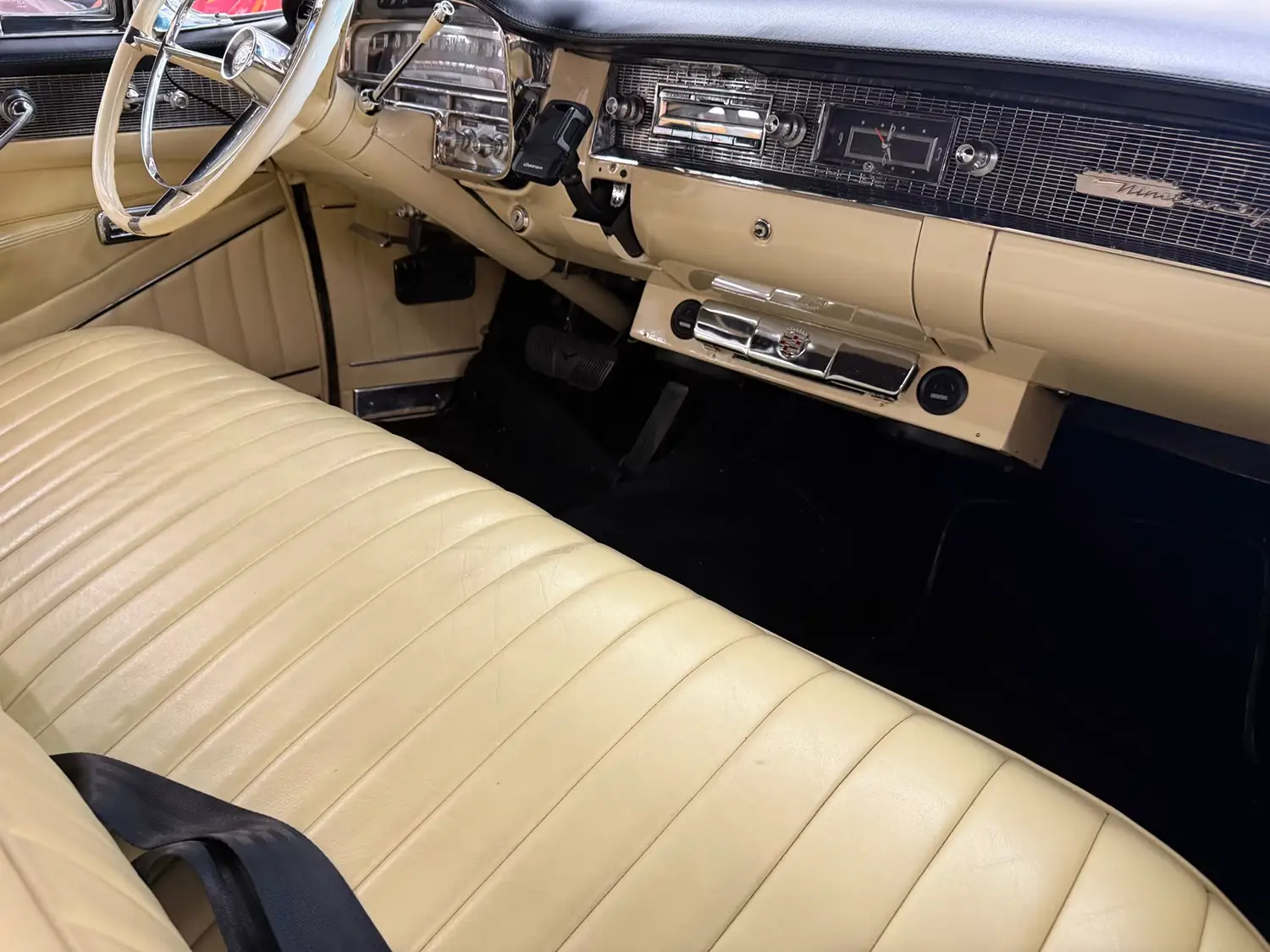 1956 Cadillac Eldorado Biarritz Convertible - Photo 11