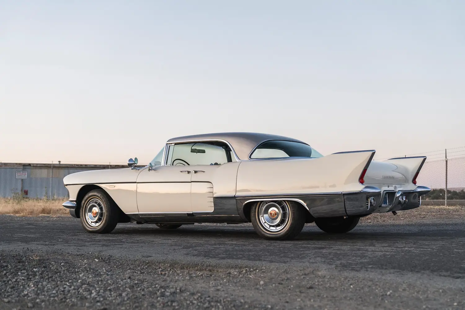 1957 Cadillac Eldorado Brougham - Photo 2