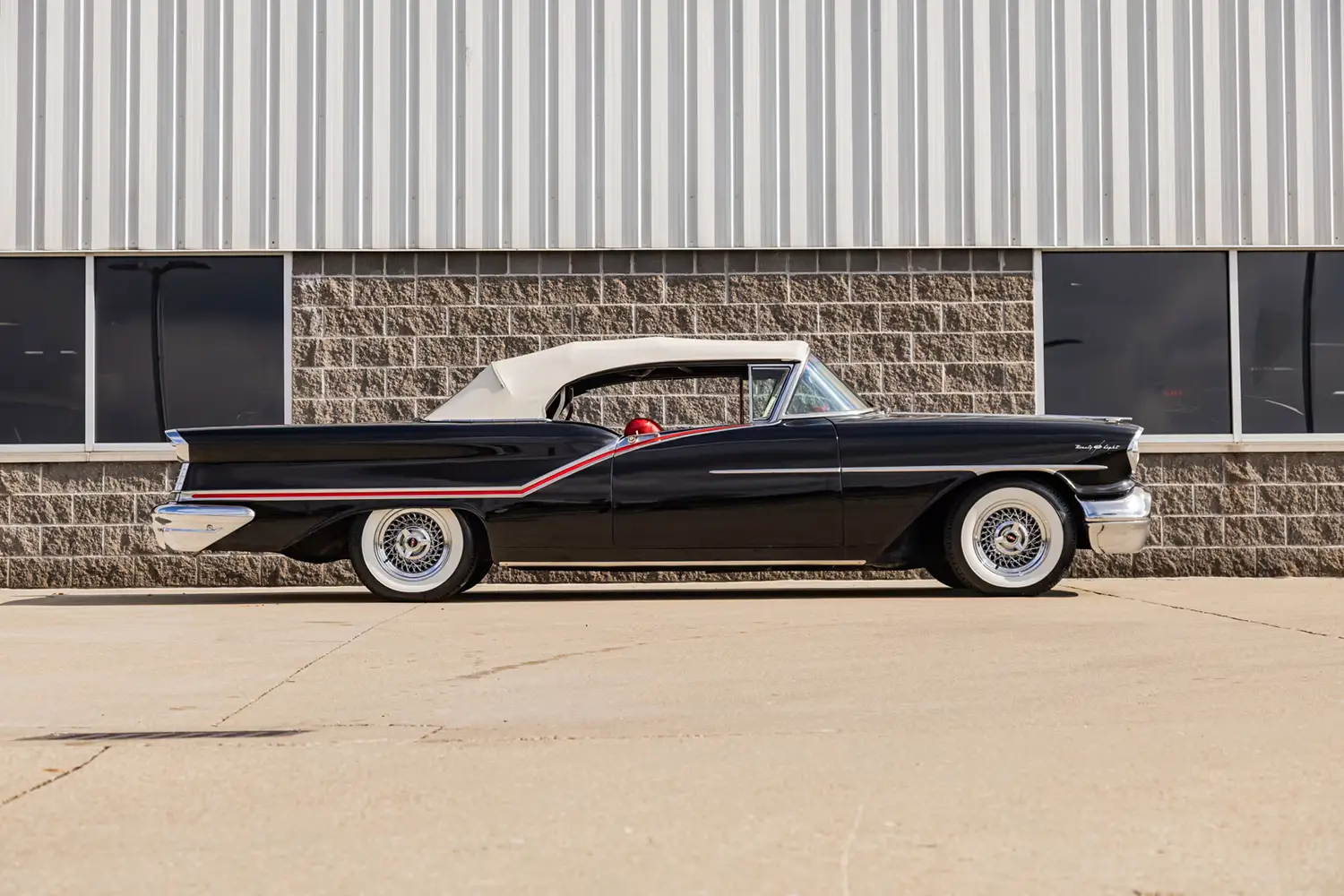 1957 Oldsmobile 98 Starfire Convertible - Photo 2