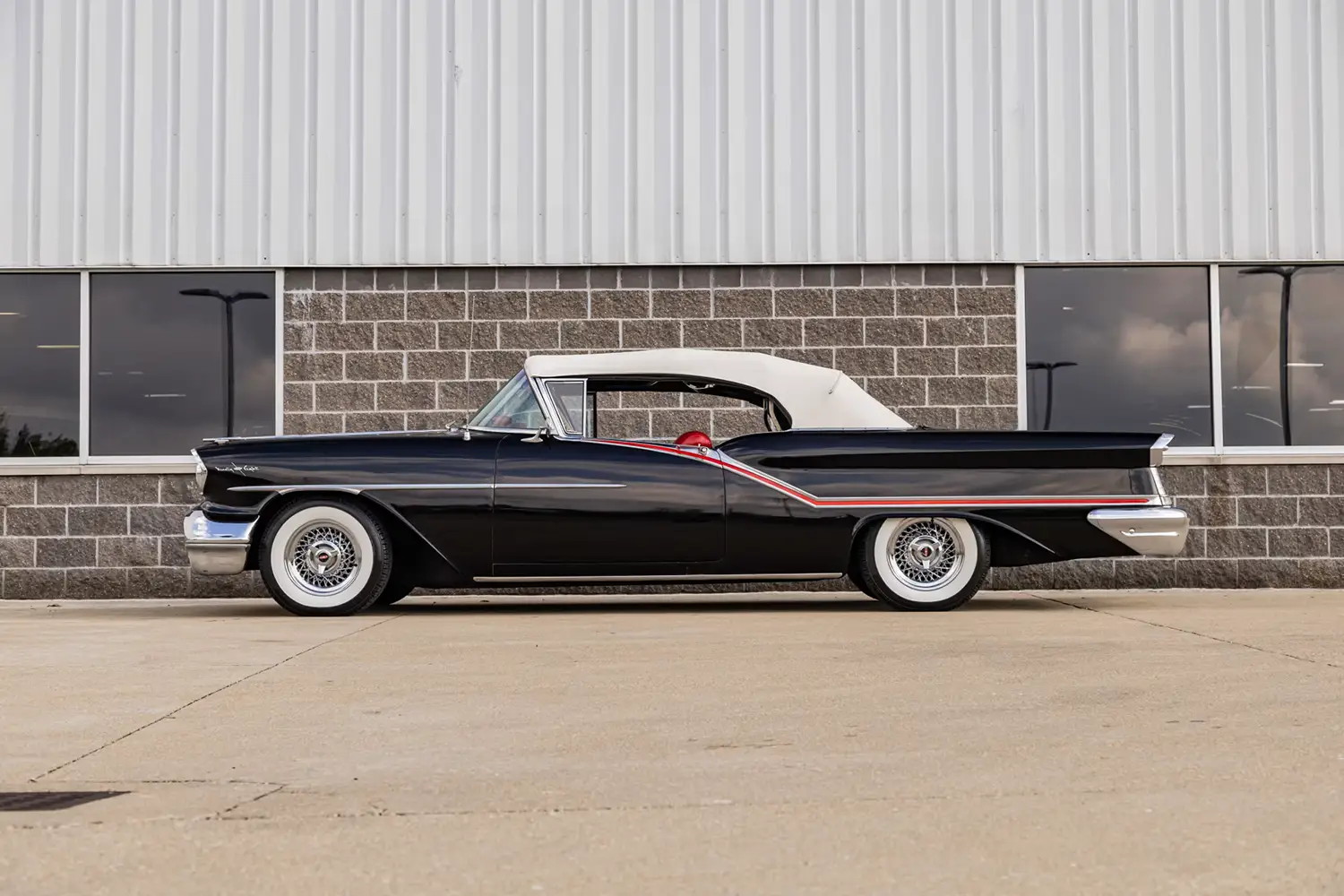 1957 Oldsmobile 98 Starfire Convertible - Photo 6