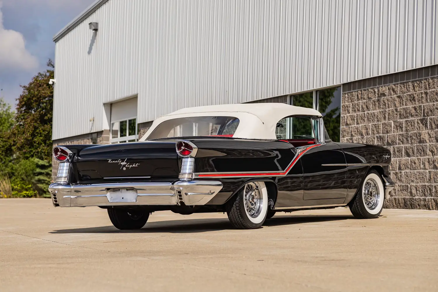 1957 Oldsmobile 98 Starfire Convertible - Photo 7