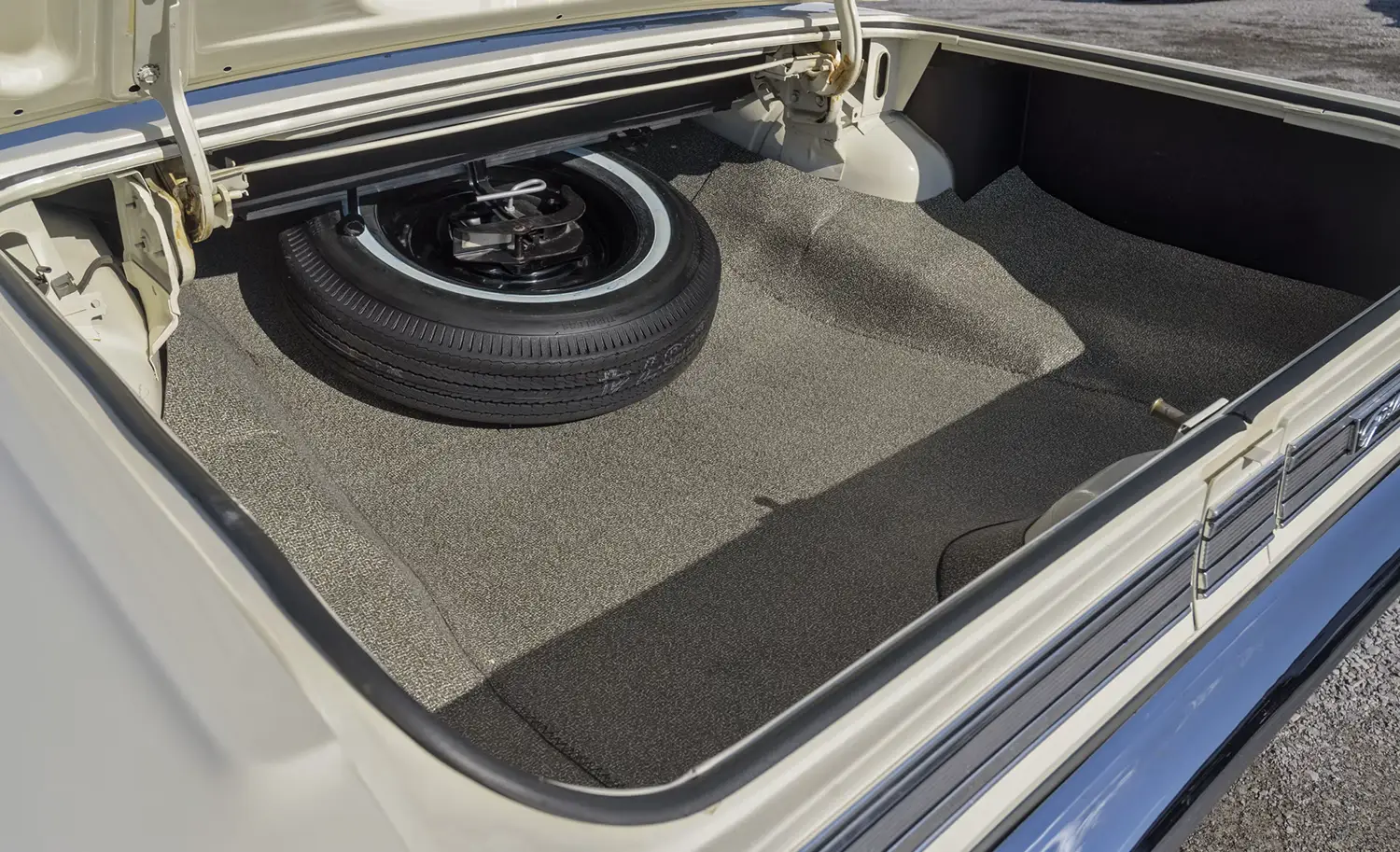 1964 Ford Galaxie 500XL Convertible - Photo 13