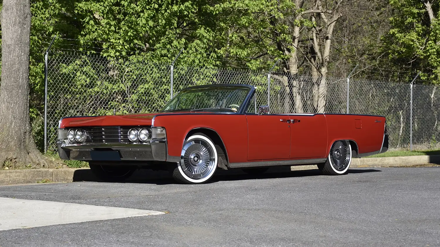 1965 Lincoln Continental Convertible - Photo 2