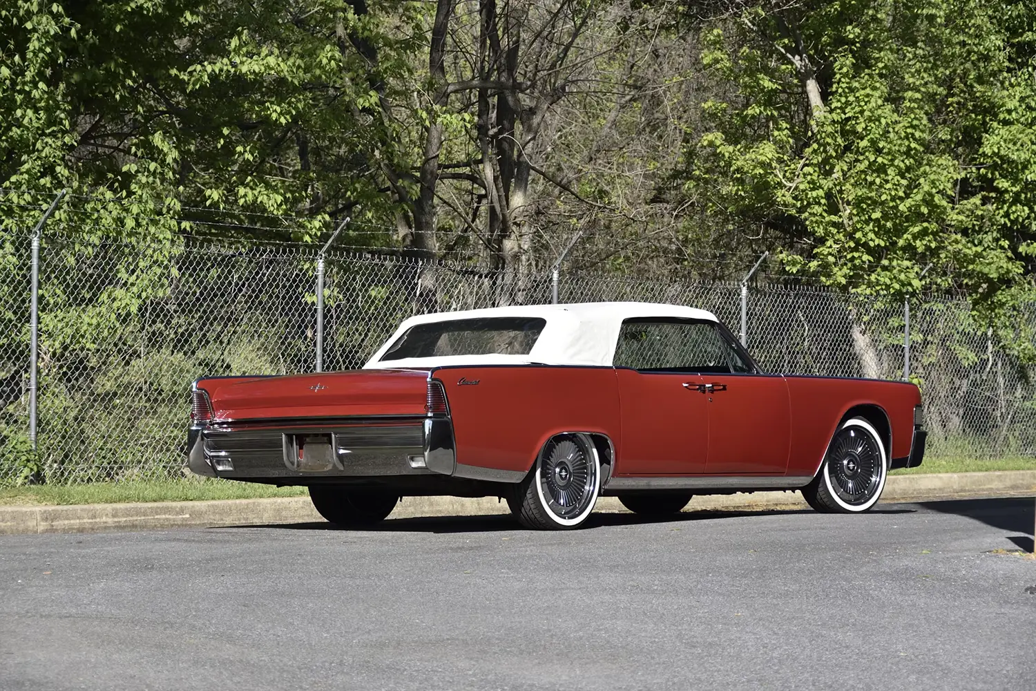 1965 Lincoln Continental Convertible - Photo 9