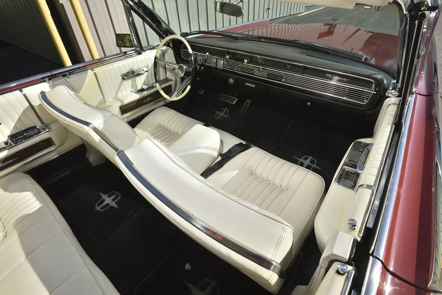 1965 Lincoln Continental Convertible - Photo 10