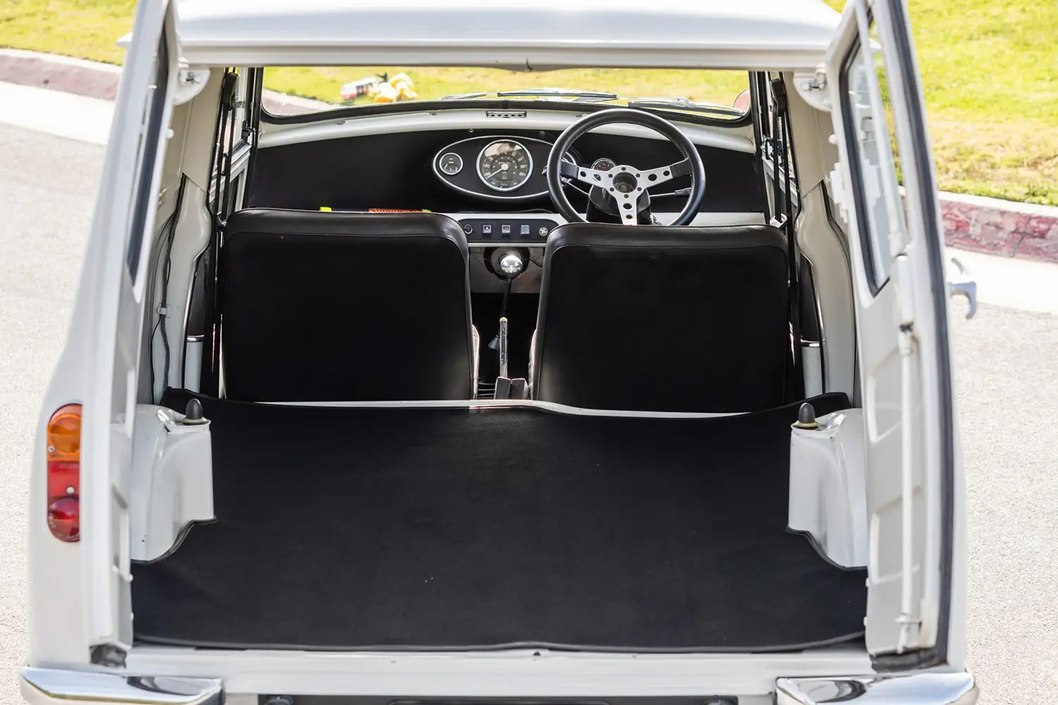 1965 Leyland Mini Van - Photo 8