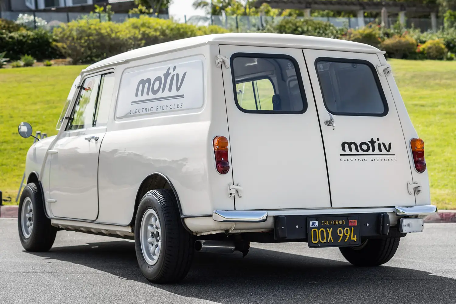 1965 Leyland Mini Van - Photo 3