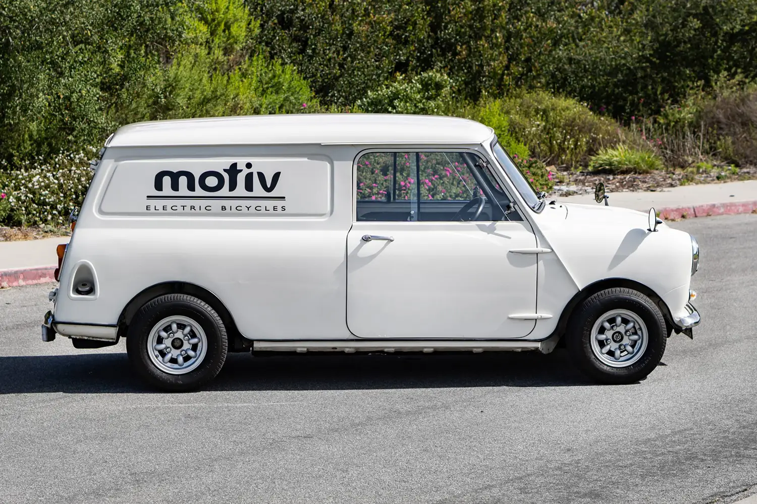 1965 Leyland Mini Van - Photo 11