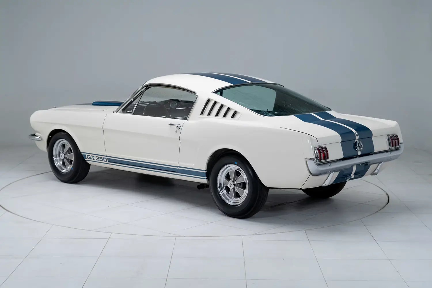 1965 Shelby GT350 Fastback - Photo 3