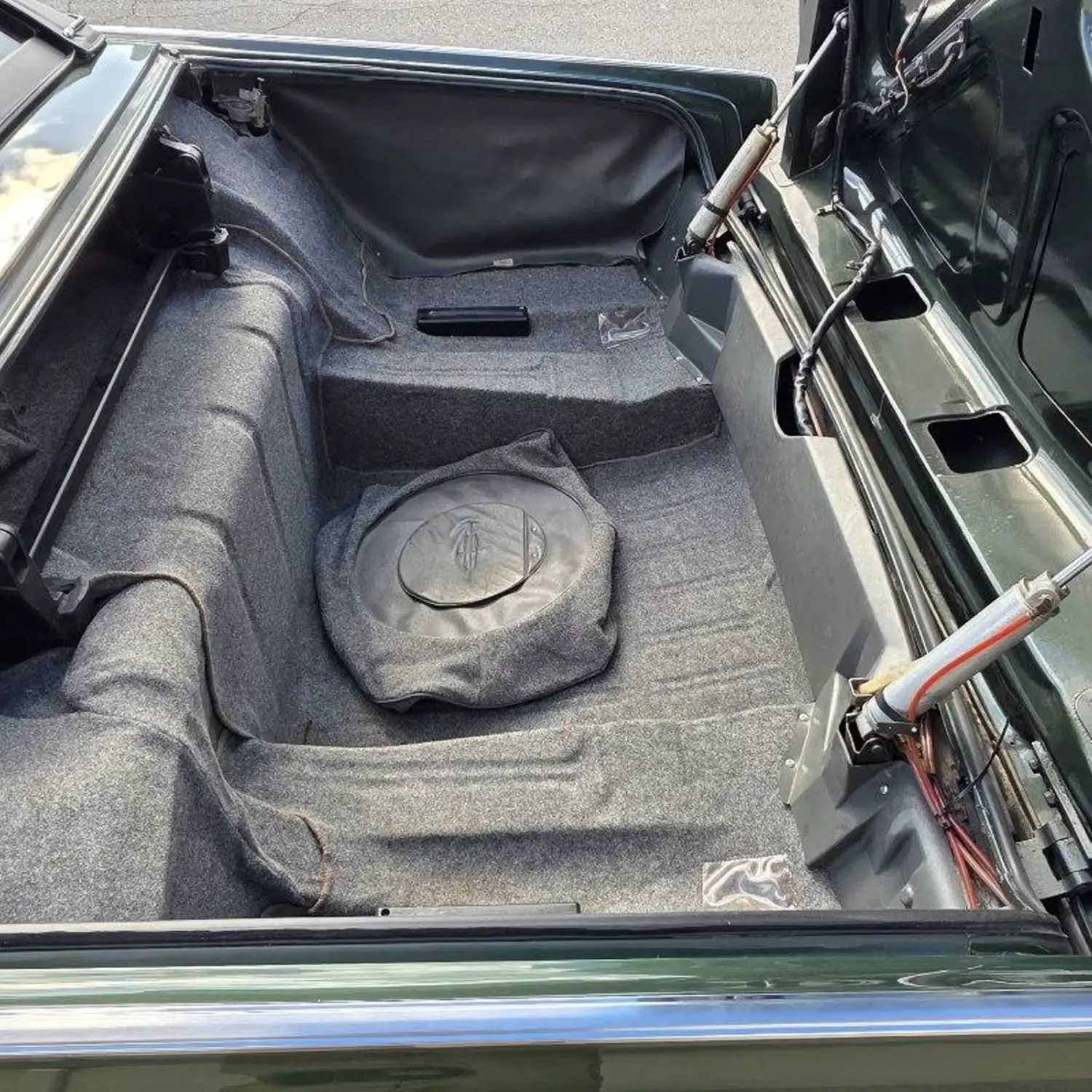 1966 Lincoln Continental Convertible - Photo 8