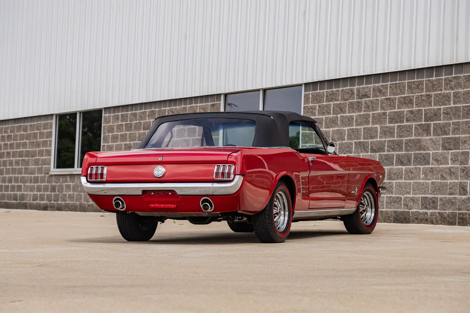 1966 Ford Mustang Convertible - Photo 3