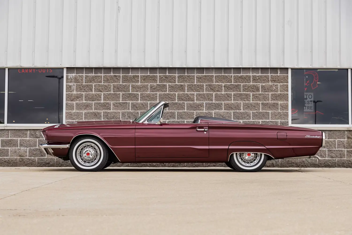 1966 Ford Thunderbird Convertible - Photo 3